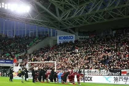  沃尔夫斯堡主场灯光故障延期比赛  