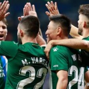  德甲揭幕战上演进球大战创纪录  