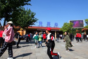 湖人加时险胜勇士迎五连胜  